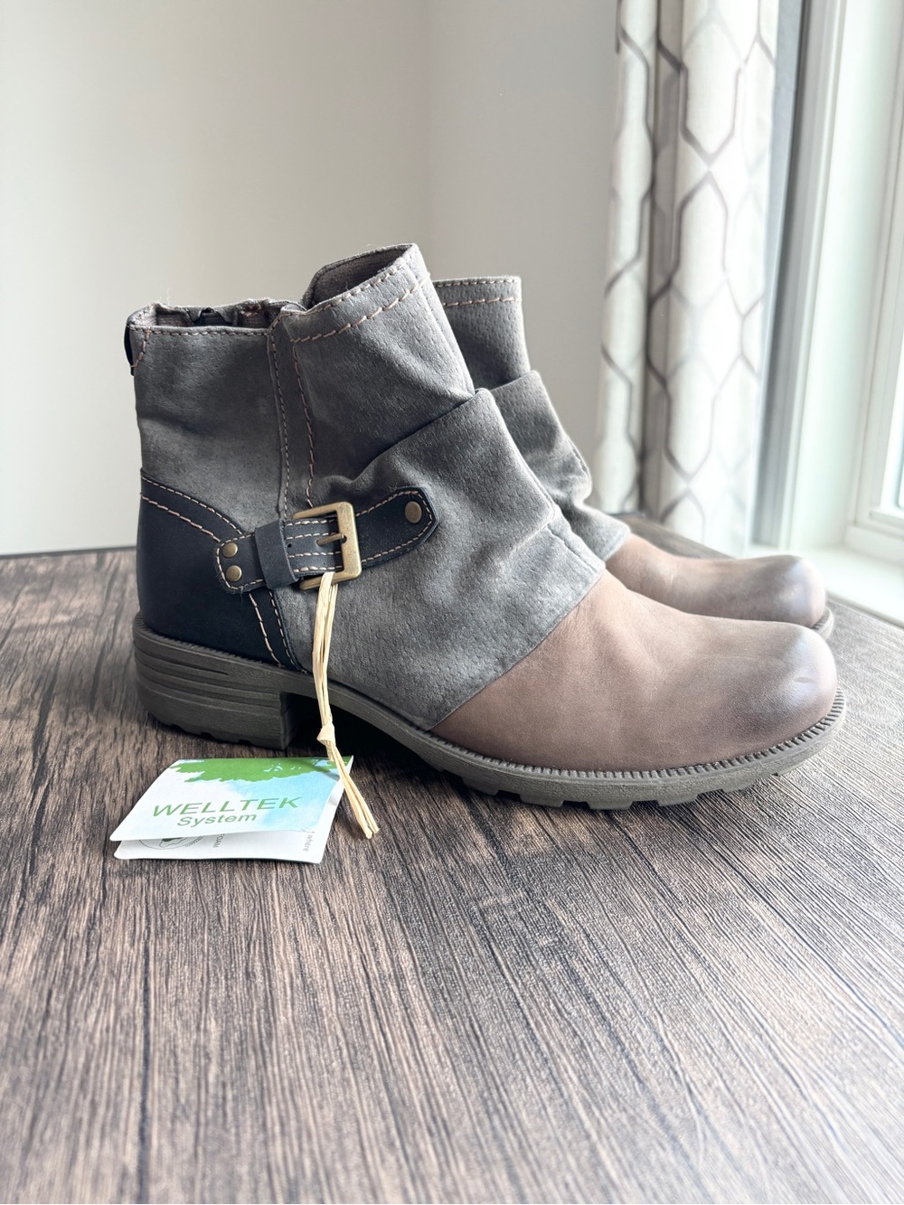 NWT Women’s Earth Origins Phoenix Booties Gray and Brown